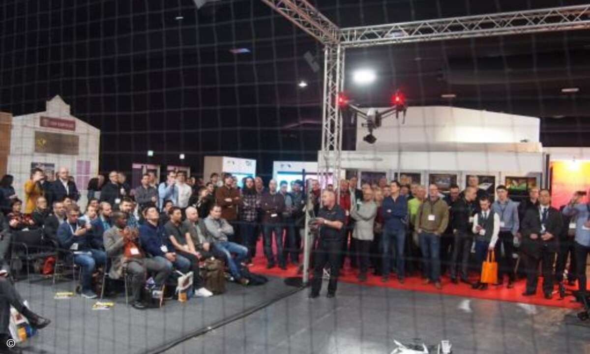 ...bei der die Drohnen die Frisuren ordentlich durcheinanderbrachten (Bild: CRN)