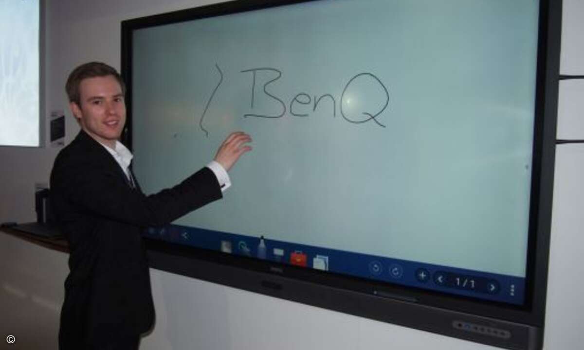...Christopher Bückmann (Benq) zeigt wie's funktioniert (Bild: CRN)