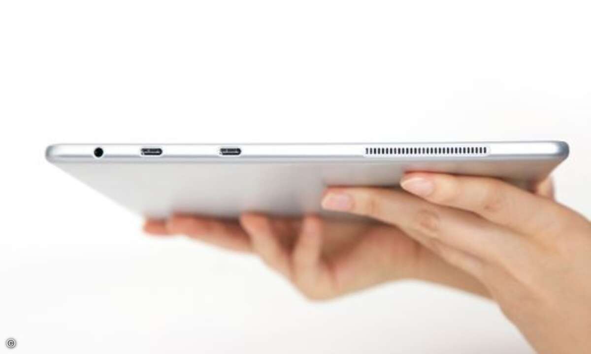 Das schlanke Alu-Gehäuse sorgt für ein niedriges Gewicht von 650 Gramm (10 Zoll) beziehungsweise 754 Gramm (12 Zoll) (Foto: Samsung)
