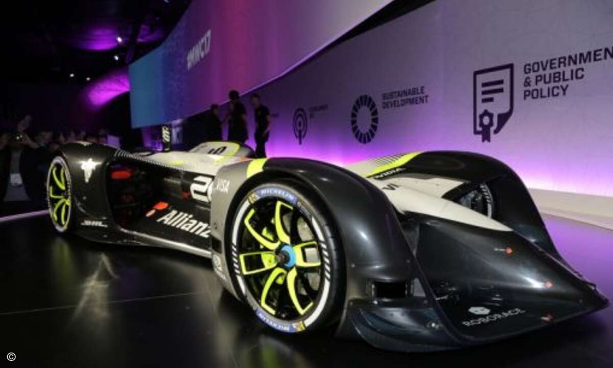 Schnittige Form: Das Driverless Racecar hat nicht mal mehr einen Sitz für einen Testingenieur, der Hardware und Software überwacht (Foto: GSM Association)