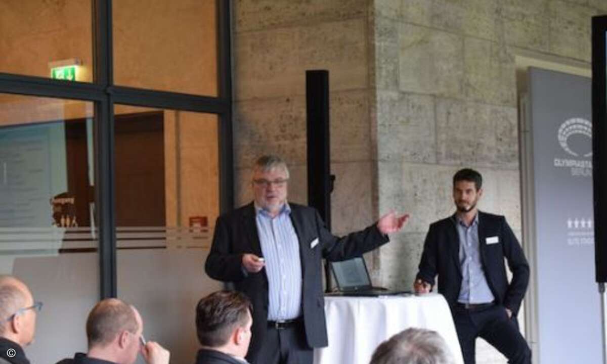 CTO Hans Deutinger und Dirk Krüger widmeten ihren Vortag OfficeMaster EntryControl und der Cloud Connector Edition von Microsoft Office 365.
Foto: Ferrari electronic