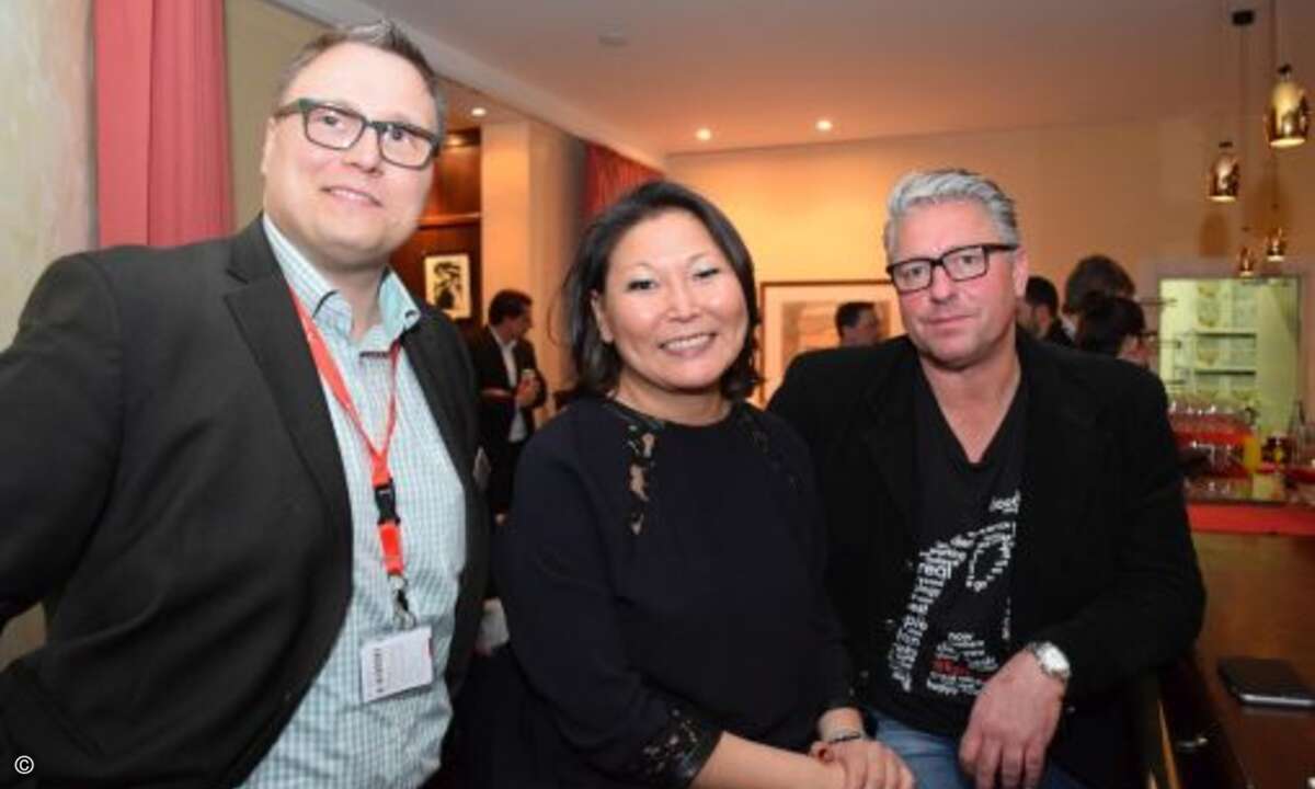 Natürlich waren auch Lutz Kaiser, Miriam Franke (beide SanDisk) und Alex Fürst (Rackspace) ins Haus der Nationen gekommen (Foto: CRN)