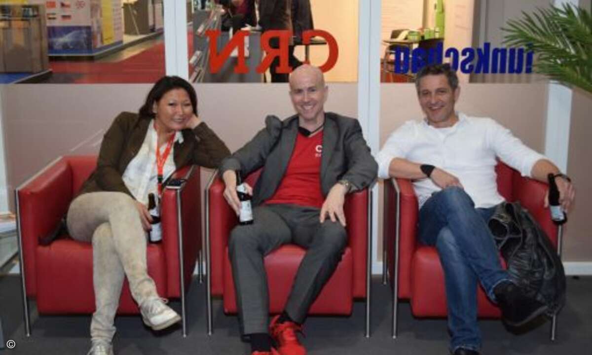 Freuen sich auf eine ausufernde Freibeuterparty im Planet: Miriam Franke (SanDisk), Matthäus Hose (WEKA FACHMEDIEN) und Dieter Rahe von APC (Foto: CRN)
