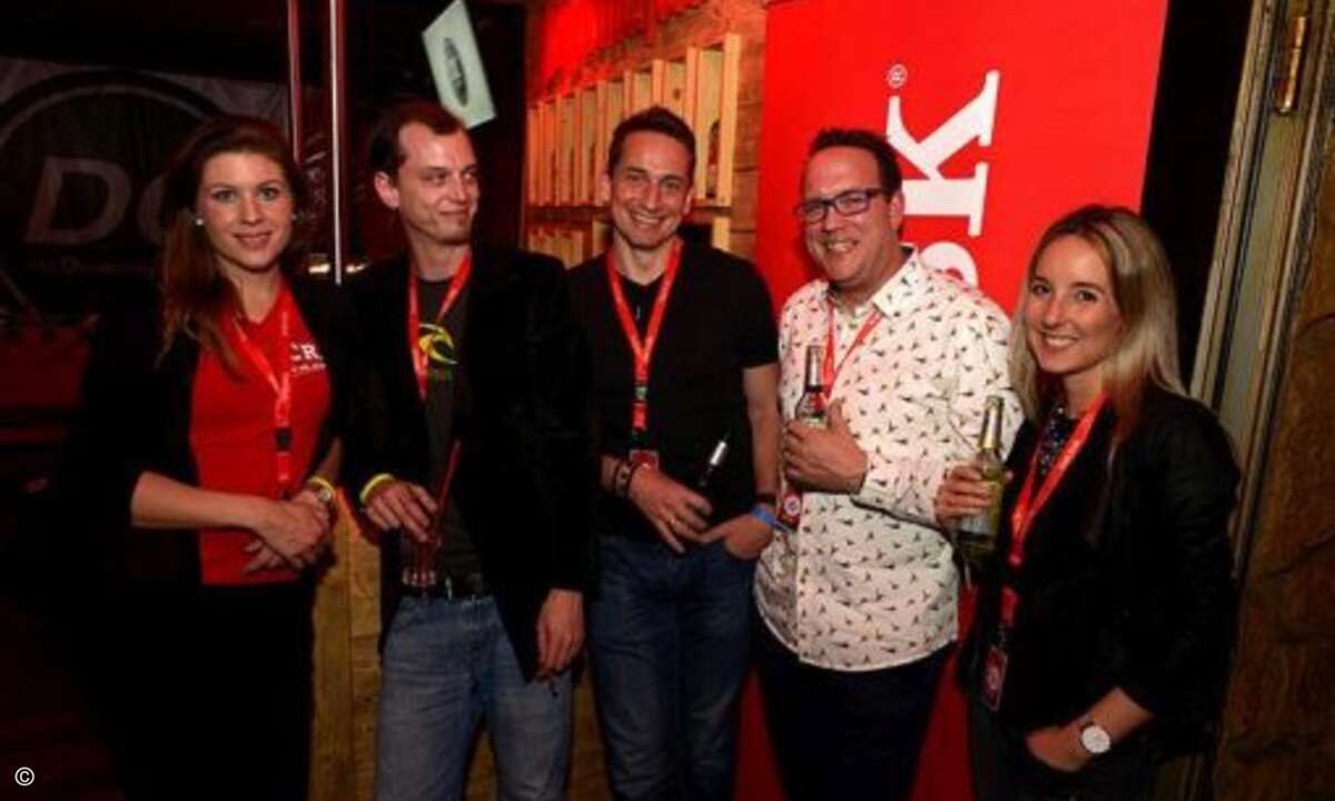 Sandra Huber (CRN), Felix Bechmann (Label-the-Cable), Stefan Knerrich (APC by Schneider Electric), Debby Wohter (APC by Schneider Electric) (Foto: SanDisk)