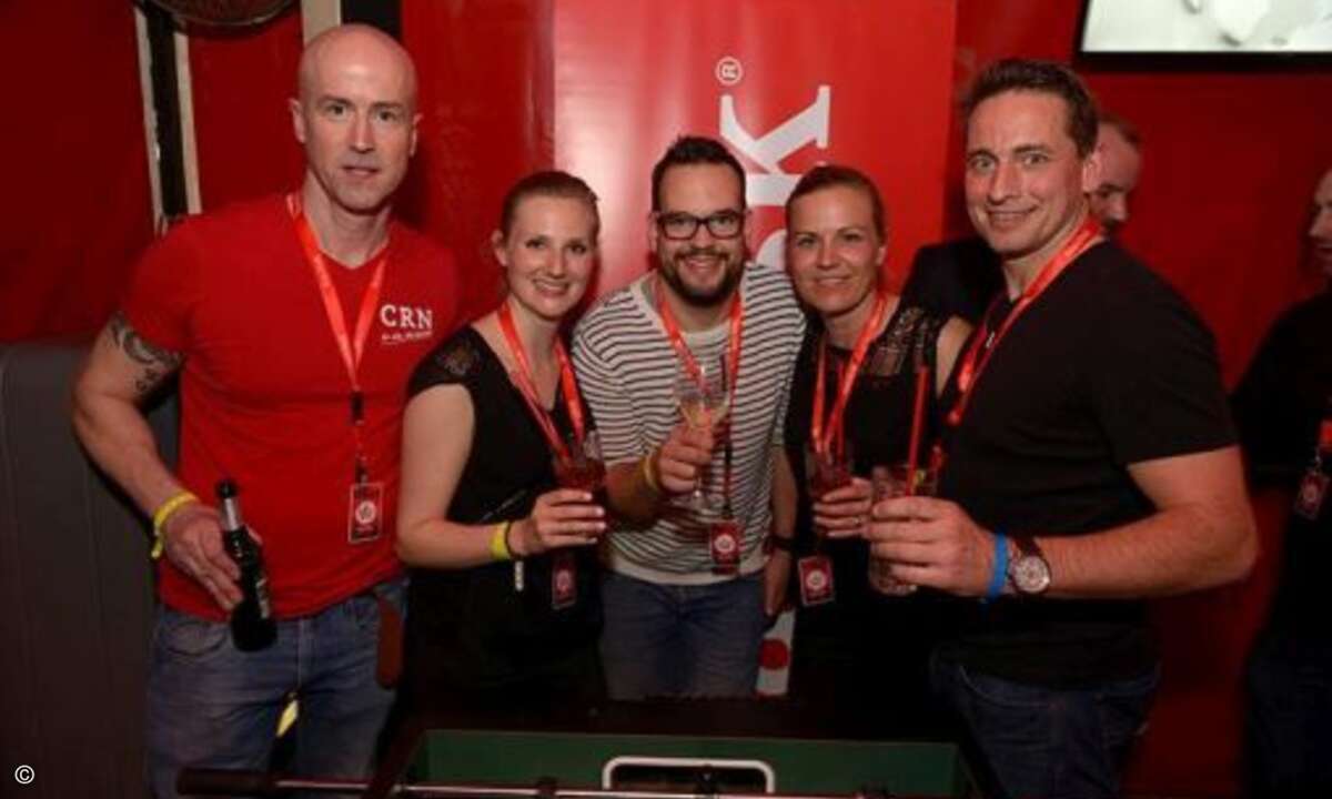 Matthäus Hose mit dem Kicker-Team von Delta (Foto: SanDisk)
