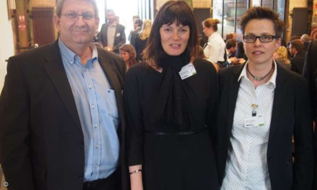 Der Verbund feierte 15-jähriges Jubiläum: (v. li.) Frank Müller (CNS Computer Network) mit Also-Vertriebsleiterin Sabine Hammer und Also-Geschäftsführerin Sylke Rohbrecht (Bild: CRN)
