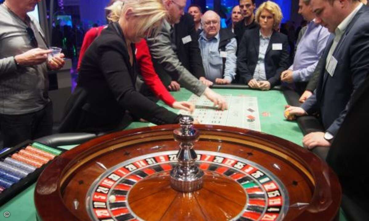 Auf dem Microsoft-Stand konnten die Messegäste Casino-Atmosphäre erleben (Bild: CRN)