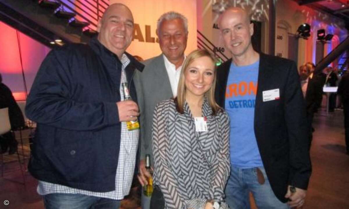 Oliver Gorges (cop software) und Claus Mostolta (MEMORYWORLD)feierten mit Malina Colombo und Matthäus Hose von der CRN (Foto: CRN)