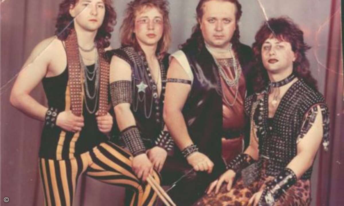 Gute Leoparden kommen in den Himmel, böse werden als Leggins wiedergeboren... (Screenshot sadanduseless.com)