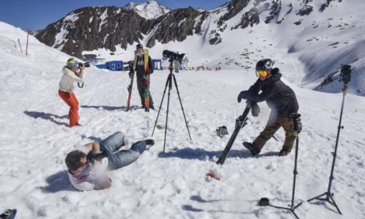 Klar war recht schnell: Für gute Fotos muss man oft auch mal etwas weiter runter und sich in den Schnee legen (Foto: Marcel Lämmerhirt / SanDisk)