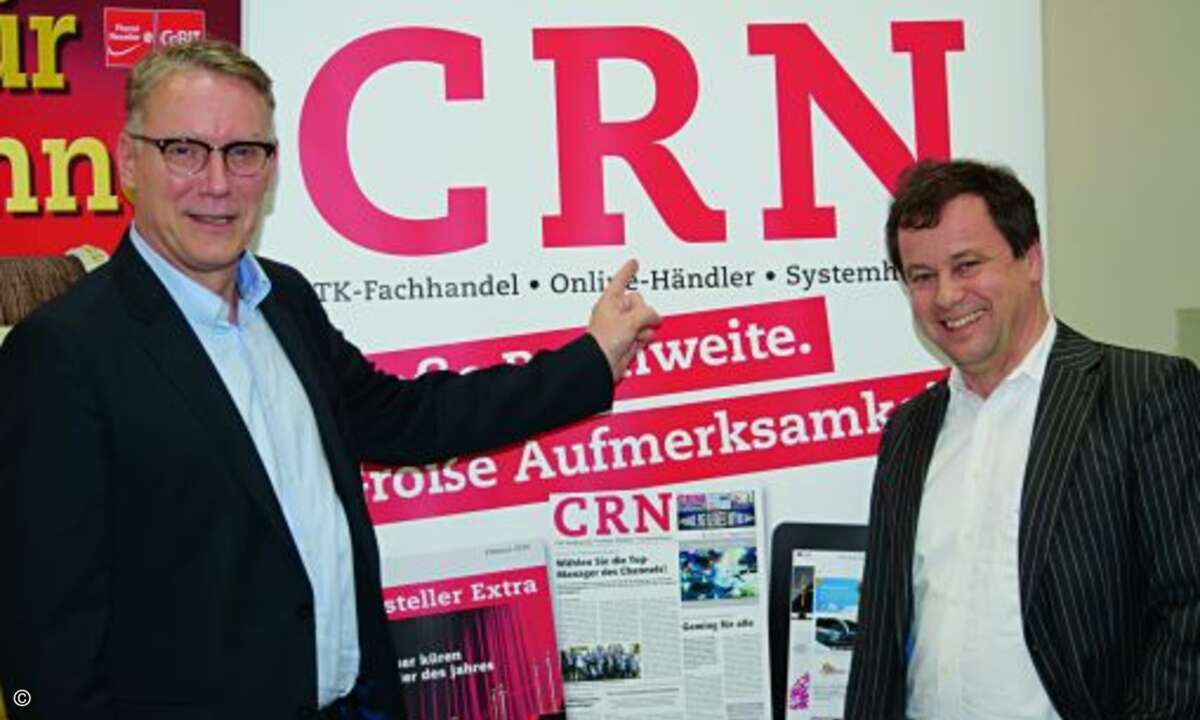 Stefan Tiefenthal (Acer, li.) und Franz Josef Medam (Acer Being Signage) stellten die neue Digital Signage-Einheit vor (Bild: CRN)