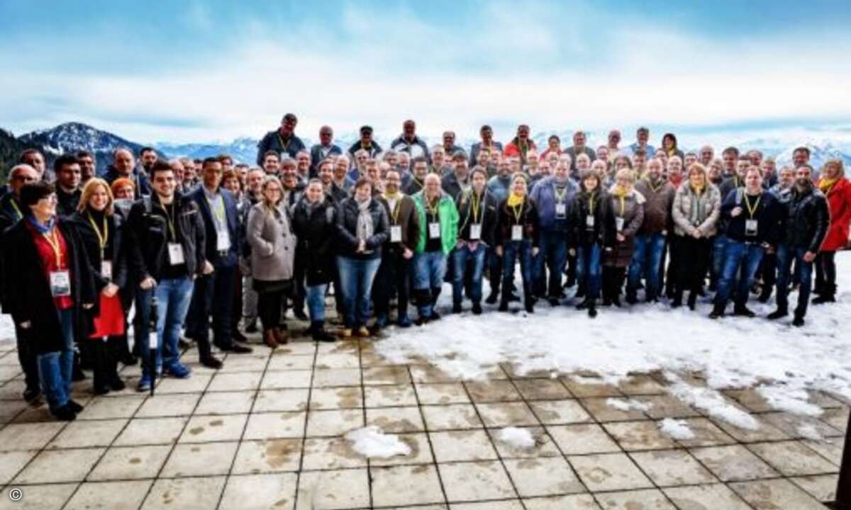 Bei bestem Alpenwetter informierten sich mehr als 80 Partner beim Workshop über die Jabra-Headsets(Foto: Jabra)