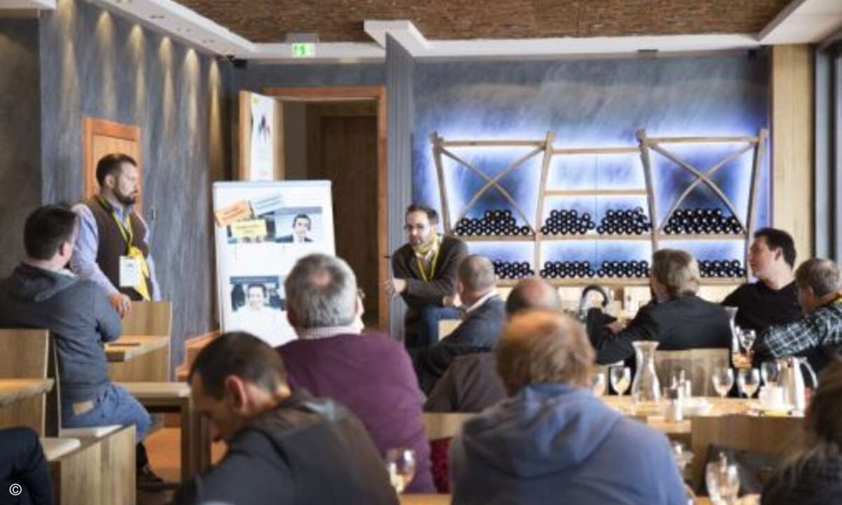 Christian Kast und Stefan Kirchhof von Jabra stellten die Vorteile der Headsets heraus (Foto: Jabra)