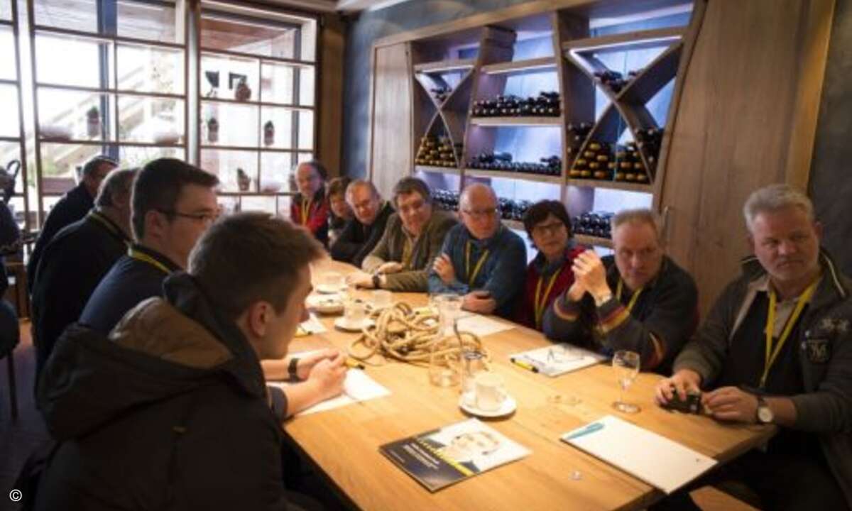 Gebannt lauschten die Teilnehmer den Vorträgen (Foto: Jabra)