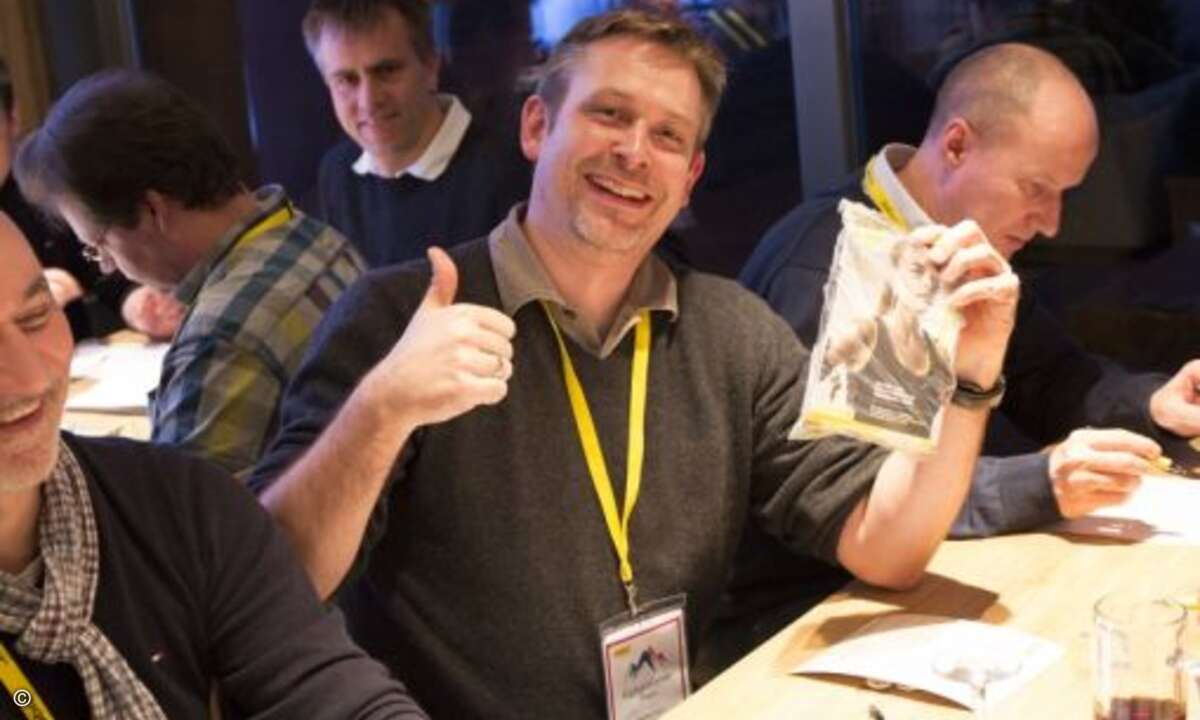 Daumen hoch für eine gelungene Veranstaltung (Foto: Jabra)