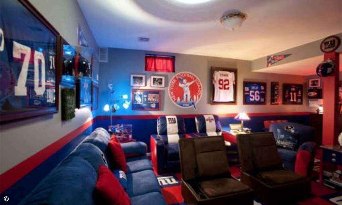 Manch einer fokussiert sich dabei auch ganz auf sein favorisiertes Football-Team... (Foto: Pinterest)