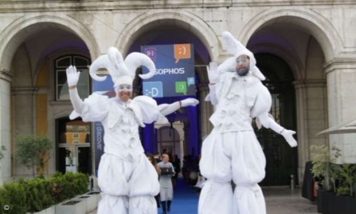 Verschiedene Walking Acts sorgten für die richtige Atmosphäre (Foto: Sophos)