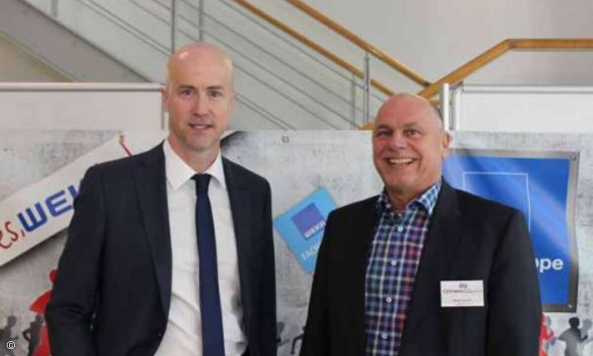 Matthäus Hose (Verlagsleiter WEKA FACHMEDIEN) und Frank Kalisch von Samsung (Bild: CRN)