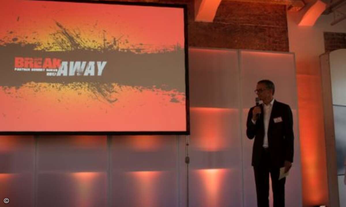 Dort informierte er seine Partner über neue Produkte und verdeutlichte ihnen, wie sie aus konventionellen Denkmustern ausbrechen können (Foto: Watchguard)