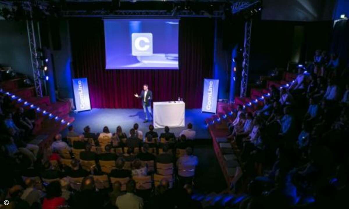 Harald Rapp, Geschäftsführer von Comline bei seiner Keynote »IT-Distribution am Puls der Zeit« (Bild: Nona Arabuli)