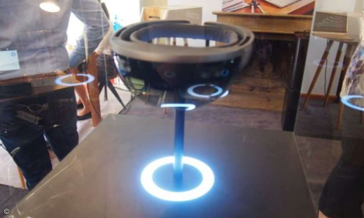 …der Virtual Reality Brille HoloLens? (Bild:CRN)