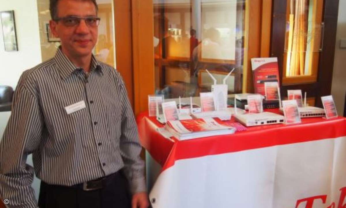 Andreas Nemitz erklärte die neuen Router von Dray Tek (Bild:CRN)