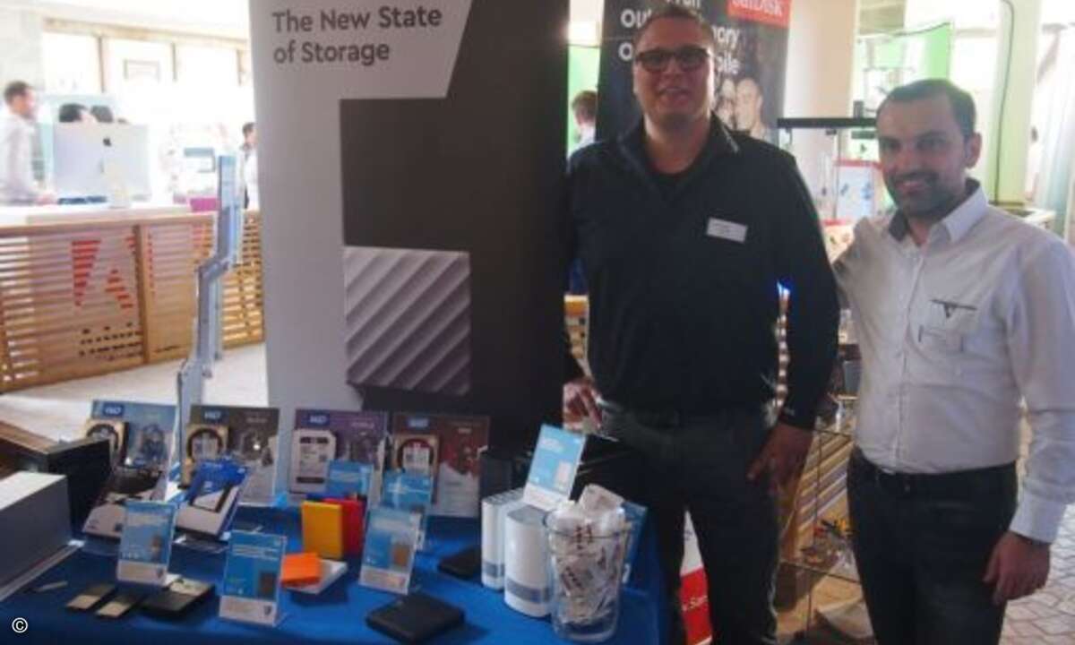 Lutz Kaiser (links) und Zisis Lianas informierten über die neuesten Speichertechnologien und –lösungen von Western Digital (Bild:CRN)