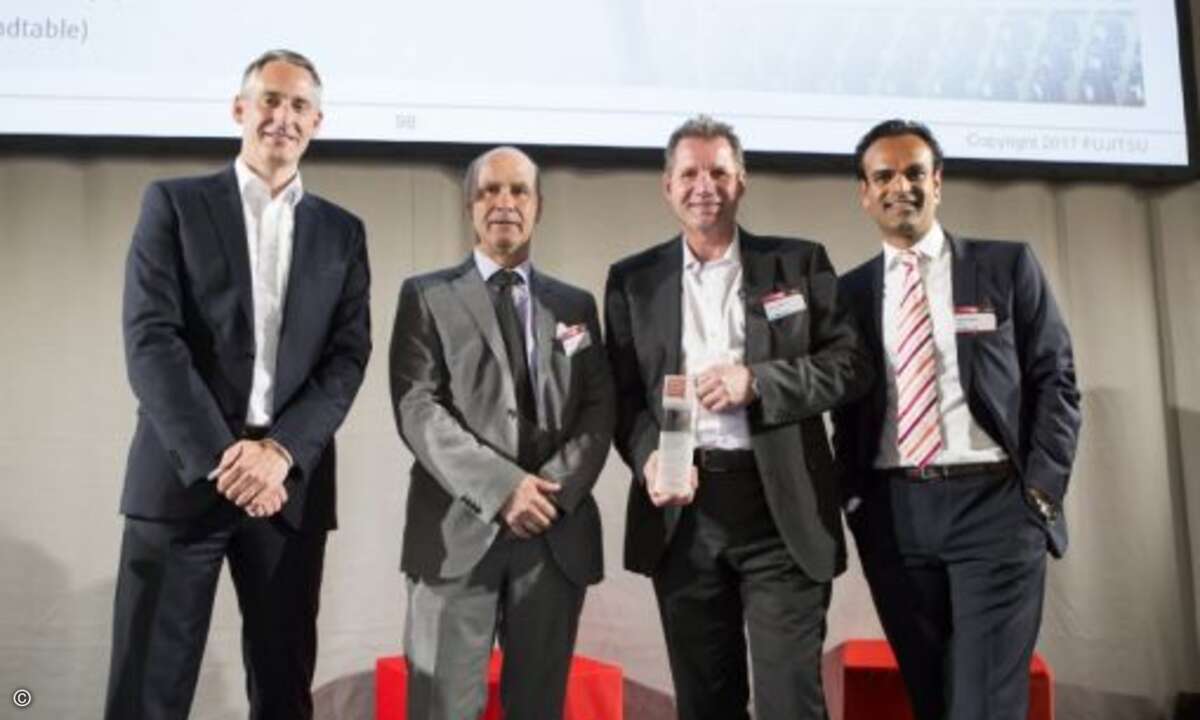 Als Partner des Jahres für Client Computing Devices wurde in Schwerte CNS Computer Network Systemengineering ausgezeichnet (Foto: Fujitsu)