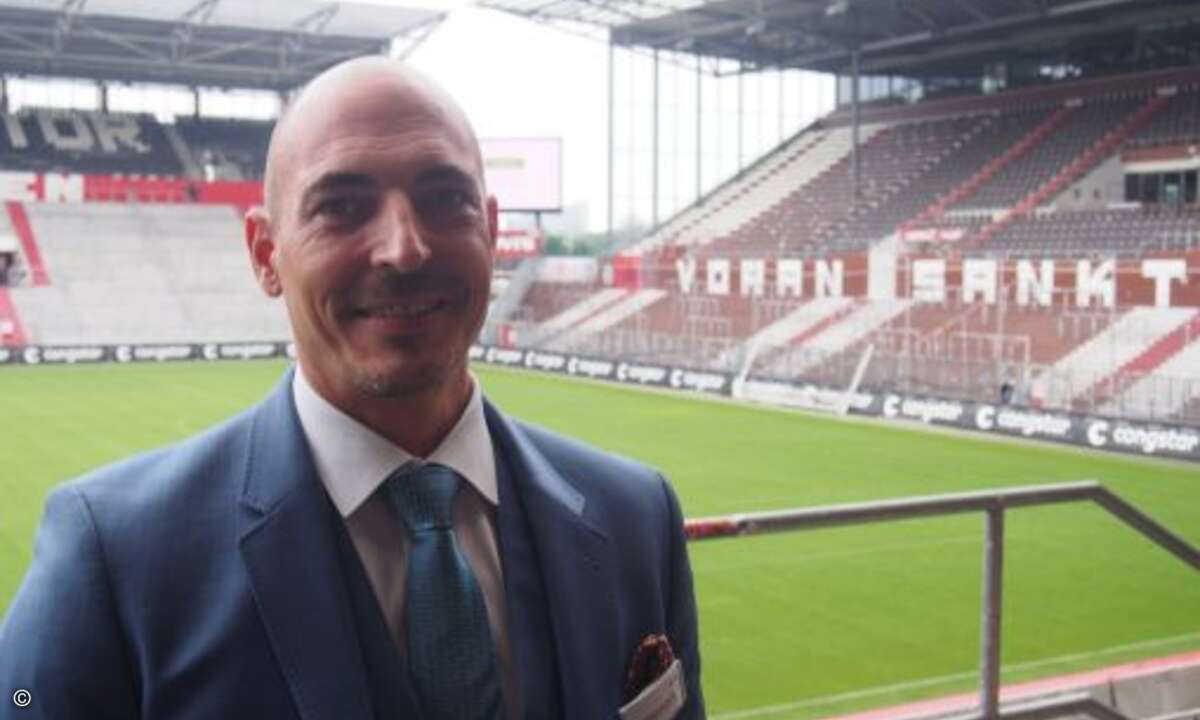 Zentraleuropachef Helge Scherff begrüßte die Gäste im VIP-Bereich des Kult-Stadions (Bild: CRN)