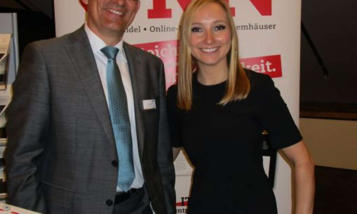 Ralf Frieß (Nuvias) mit Malina Colombo (CRN) (Bild: CRN)