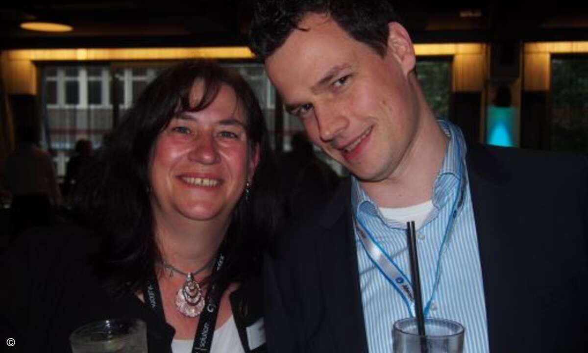Anke Kloth (Nuvias) mit Sascha Henrikson (CertCenter AG) (Bild: CRN)