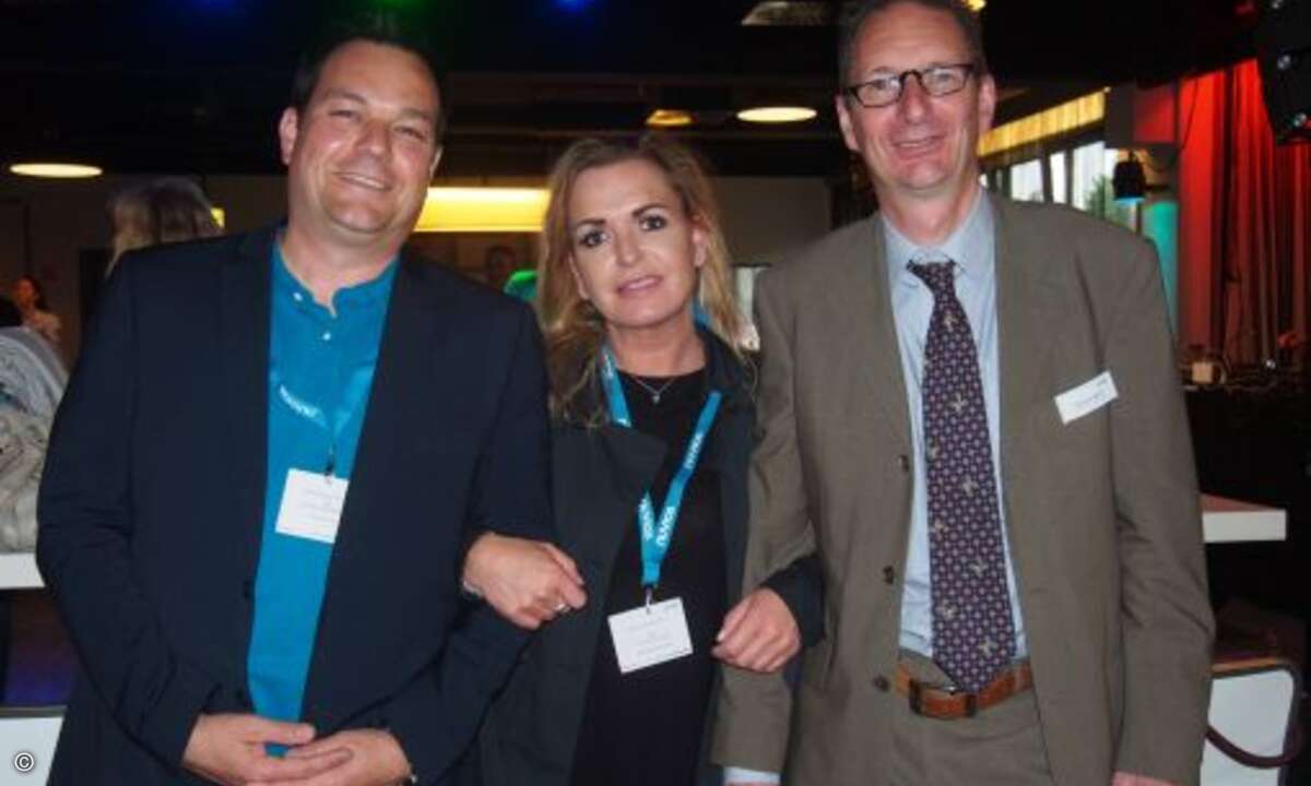 Michael Schwanke-Seer (Microsemi), Carolin Schlüter (CRN) und Michael Bock (Nuvias) (Bild: CRN)