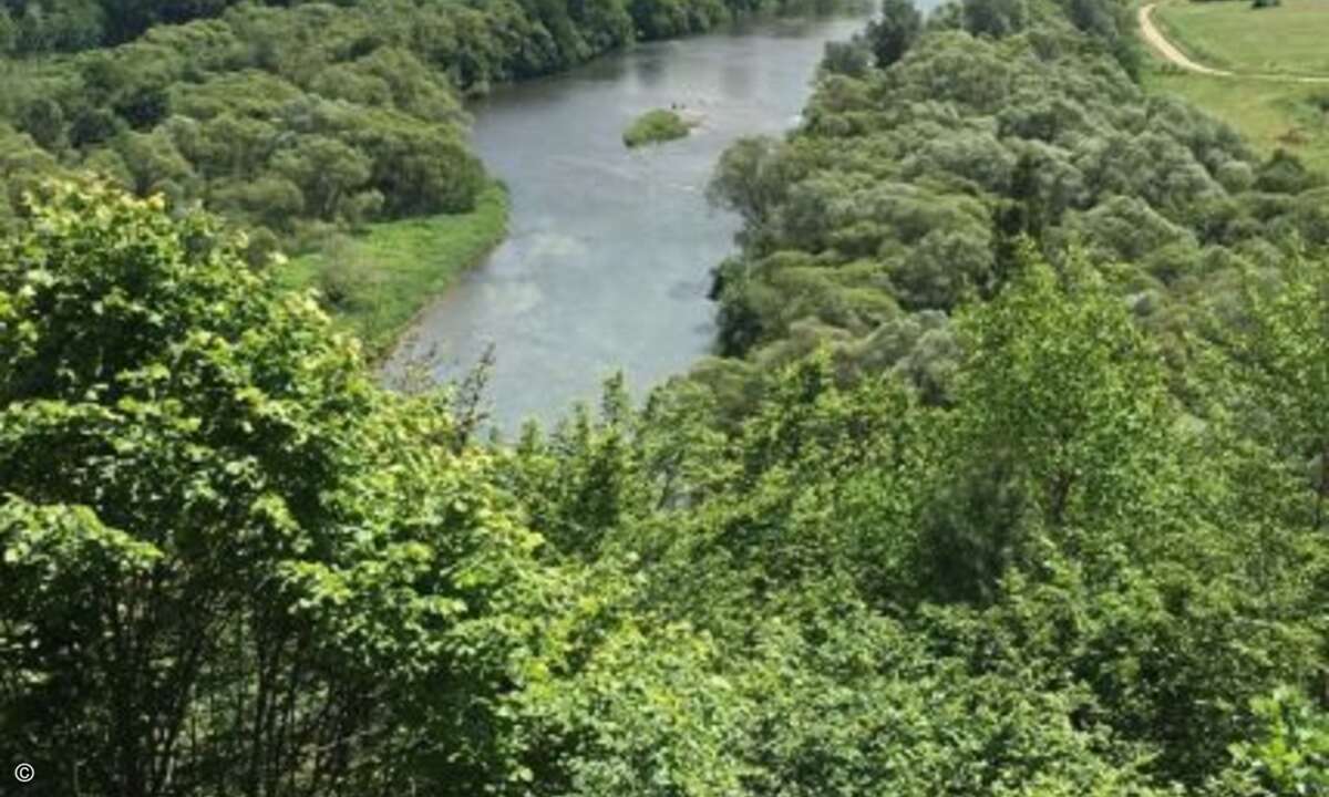 Dort ging es auf eine malerische Burgruine, wo sich den Teilnehmern ein toller Blick auf das Umland bot (Foto: Isabelle von Künßberg)