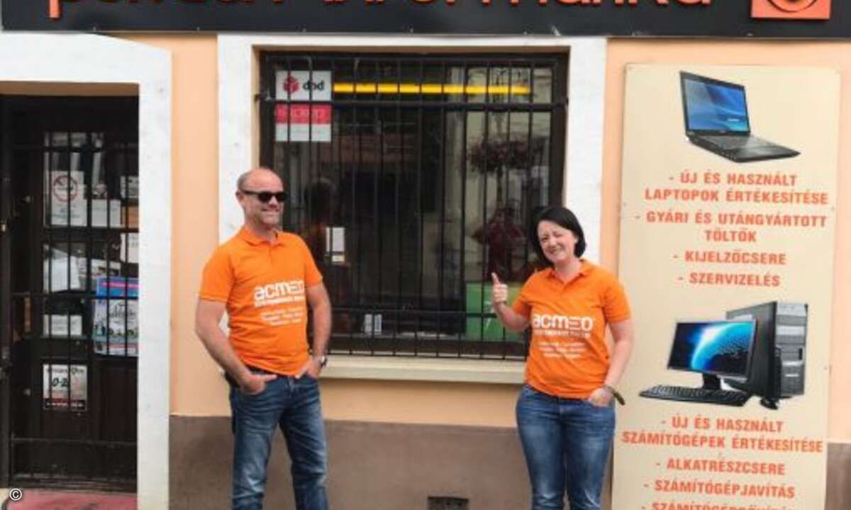 Manchmal aber hatten die Teilnehmer (hier: Christian Martin (IOK) und Kathrin Weiß von kpc-online) auch Pech und standen vor verschlossenen Systemhaustüren (Foto: Tobias Waltemode)