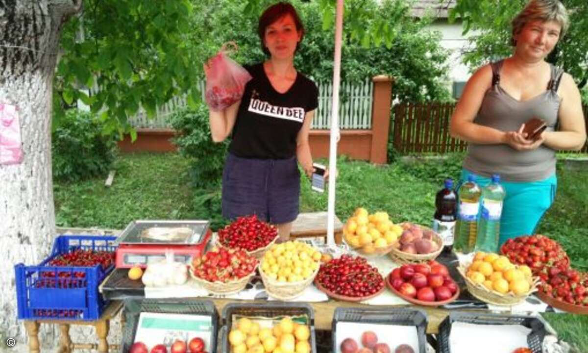 In Ungarn oder der Ukraine mussten Lebensmittel bei den Babuschkas am Straßenrand ertauscht werden (Foto: Natalie Rüeck)