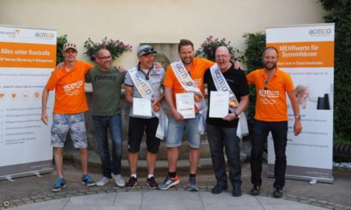 Hier posieren alle Preisgewinner (Gesamt- plus Sonderkategorien) für ein Foto (Foto: CRN)