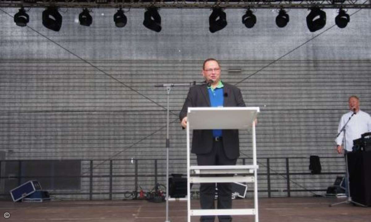 Bluechip-Chef Hubert Wolf begrüßte die Gäste (Bild: CRN)