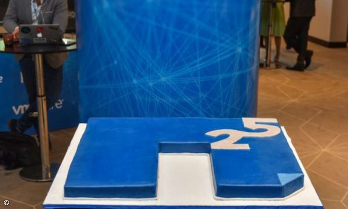Geburtstagskuchen für NetApp: Der Hersteller wurde gerade 25 Jahre alt (Foto: NetApp)