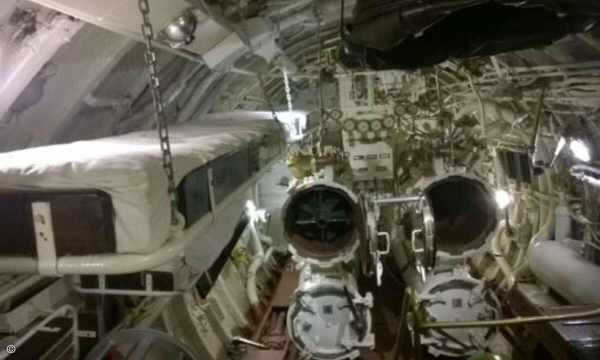 Torpedorohre und Schlafstätten im Bug des U-Boots (Foto: CRN)