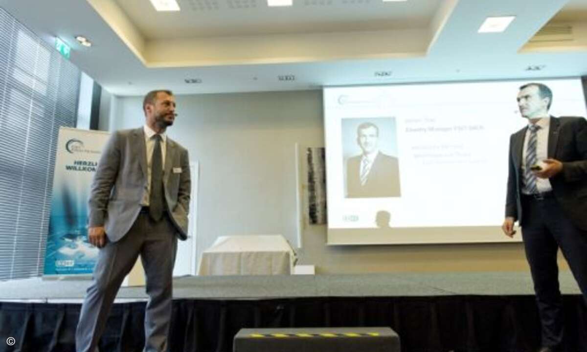 Erst gab es einen kleinen Rückblick auf die Eset-Historie mit Ignacio Sbampato (li.), anschließend erklärte Stefan Thiel den Partnern, was in den kommenden Monaten geplant ist (Foto: Eset)