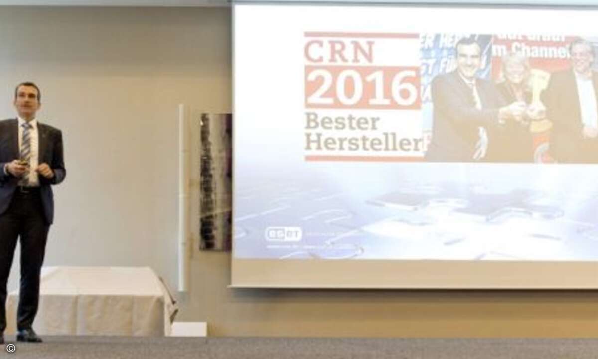 Durfte in der Eset-Erfolgsgeschichte nicht fehlen: der im vergangenen Jahr bei der CRN-Leserwahl errungene Hersteller-Award (Foto: Eset)