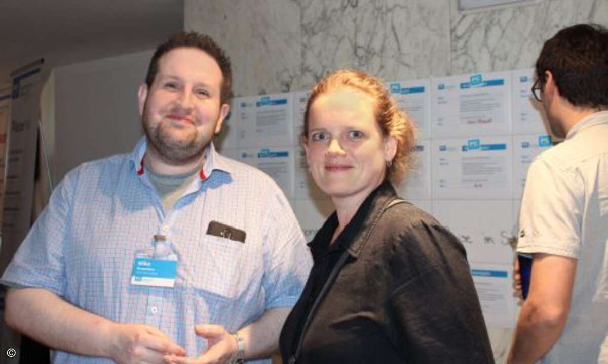 PC-Spezialist Mike Brumniera mit Hanne Kaup, verantwortlich für die Partnerbetreuung bei der Synaxon-Kooperation (Bild: Synaxon)