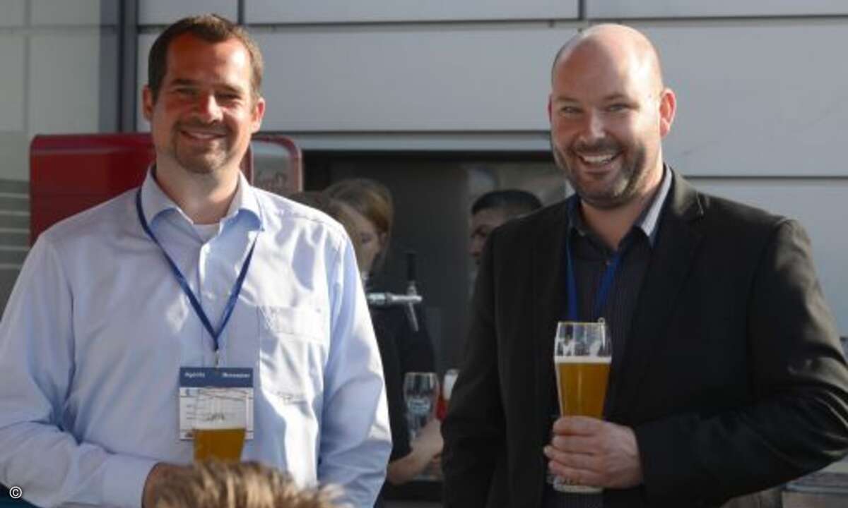 Der Channel trinkt Weißbier: Jan Quack, Yubico (li.) und Michael Grabmann von Sysob (Foto: Compass Gruppe)