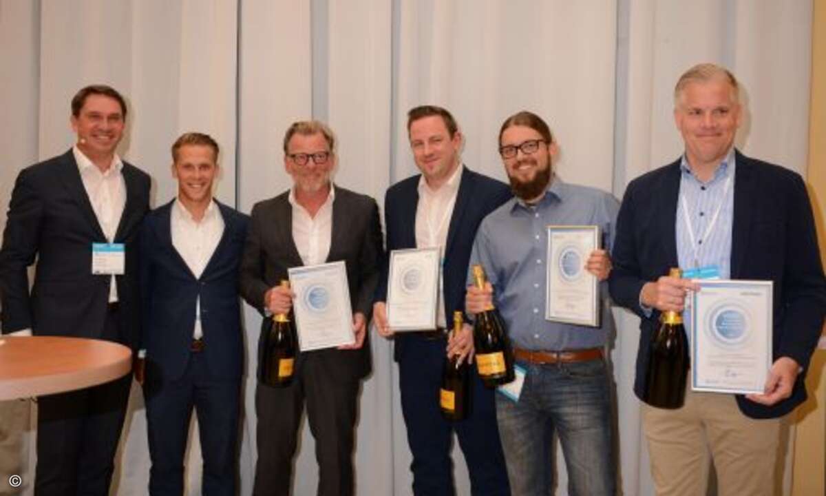 Das Team von eWLAN freute sich sichtlich über die Auszeichnung (Foto: Compass Gruppe)