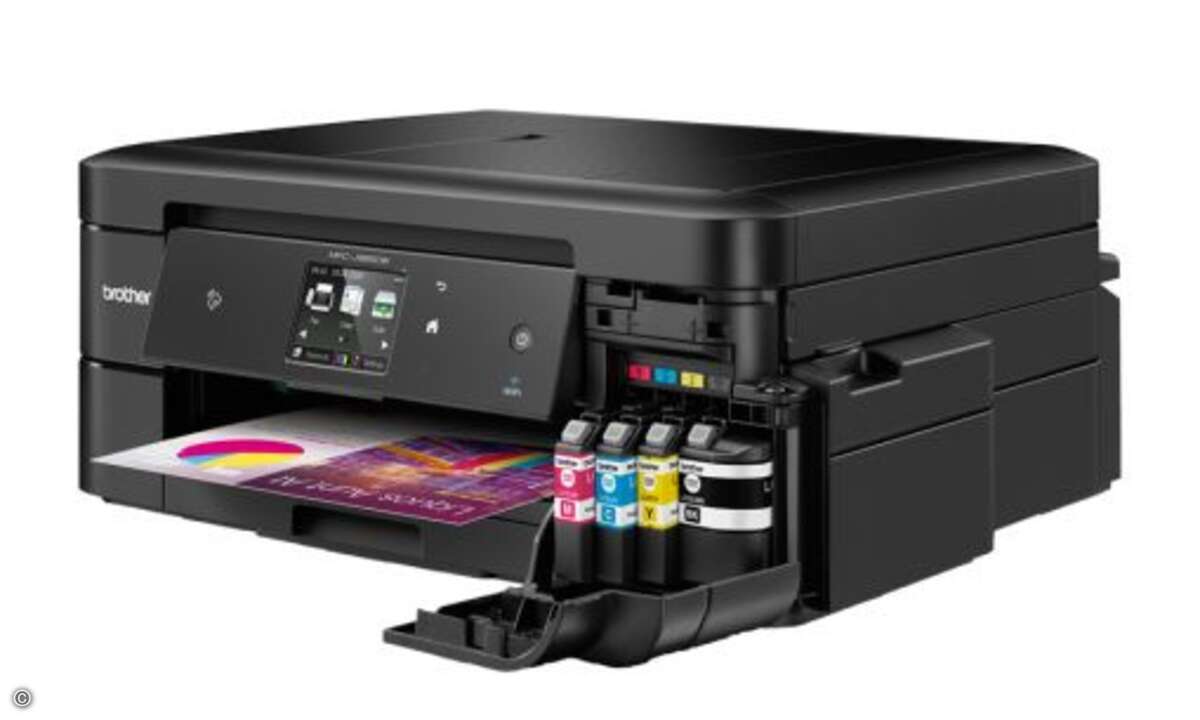 Alleskönner mit XL-Patronen:
Mit dem Brother »MFC J985DW« hat Brother einen 4-in-1-Alleskönner im Portfolio, der nicht nur durch einen großen Funktionsumfang, sondern auch günstige Seitenpreise aufgrund der integrierten XL-Patronen besticht. Rund 2