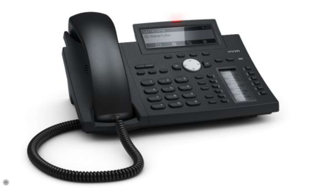IP-Geschäftstelefon im edlen Design:
Mit seinem eleganten und zeitlosen Design ist das D345 vom IP-Telefonie-Spezialisten Snom ein hochwertiges IP-Geschäftstelefon. Das Gerät kann in den verschiedensten Umgebungen wie zum Beispiel in Büroräumen, Ca