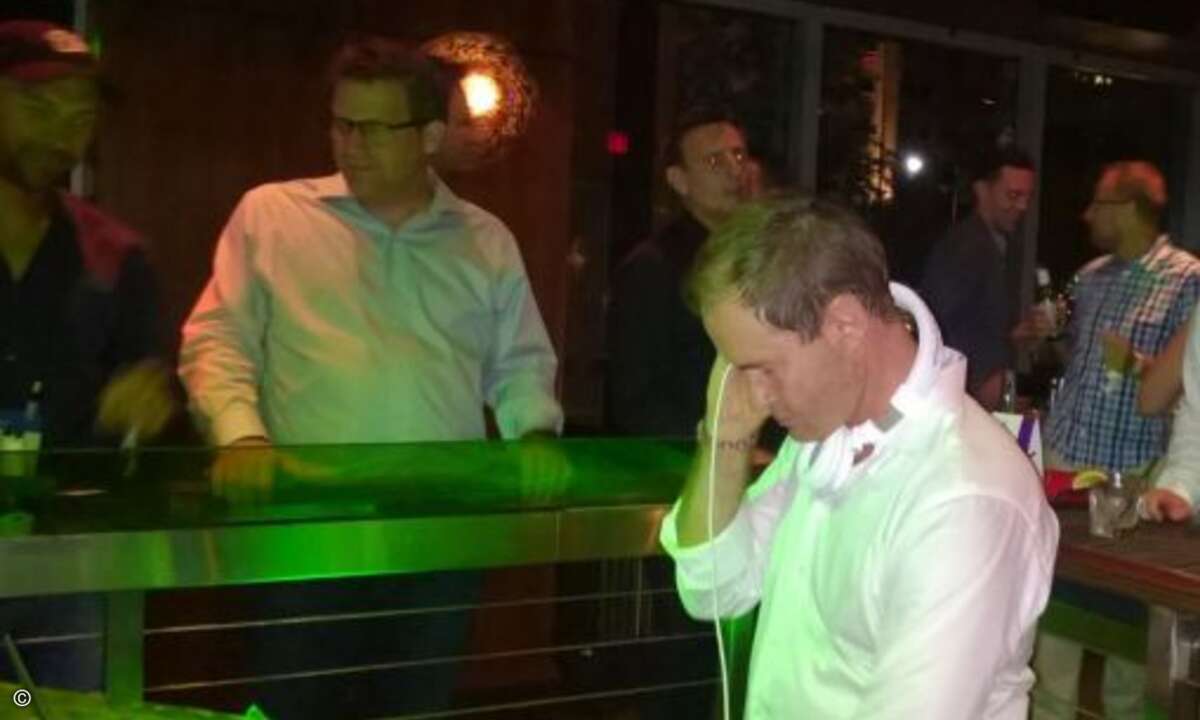 Am fortgeschrittenen Abend legte Gregor Bieler selbst auf (Foto: Microsoft)