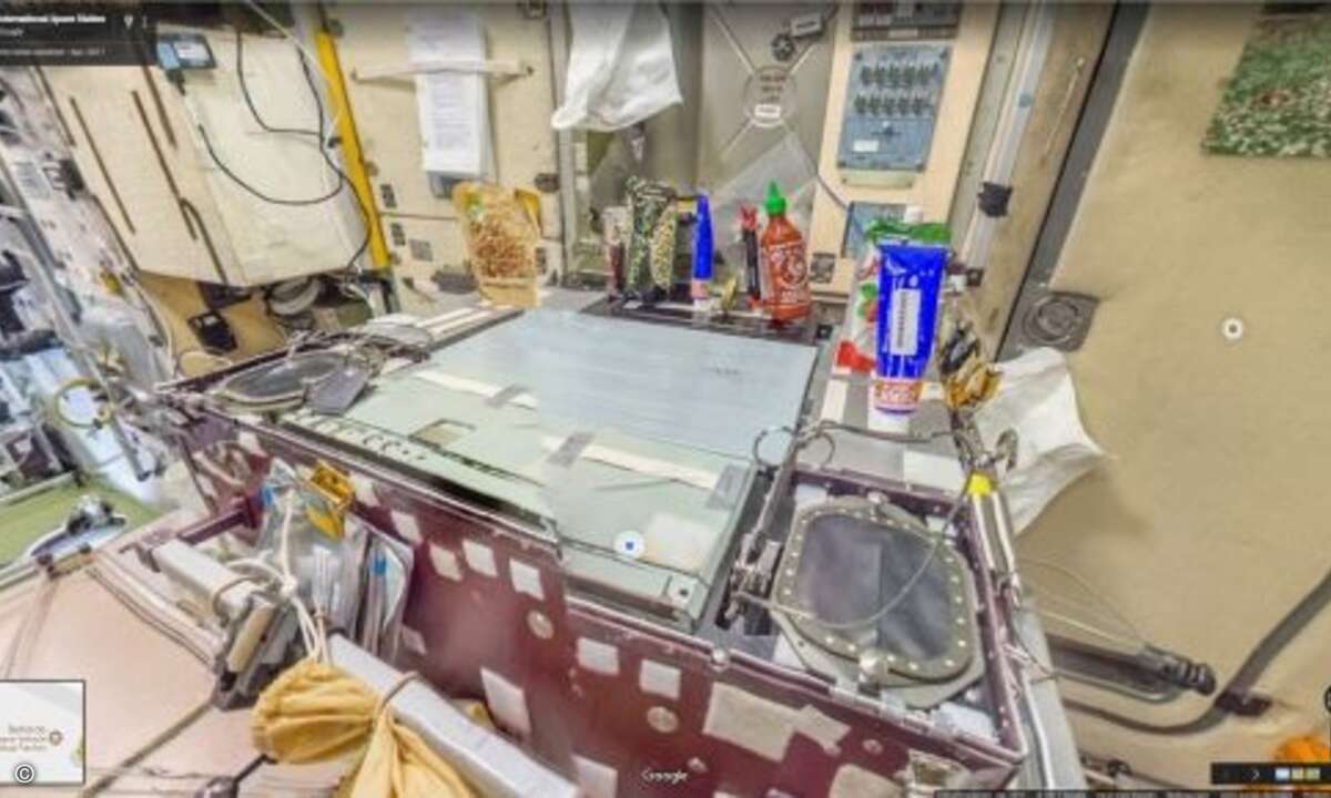 Und hier essen die Astro- und Kosmonauten. Auch die scharfe Chili-Sauce und ein paar Nüsse zum Nachtisch dürfen dabei nicht fehlen (Foto: Screenshot Google Street View)