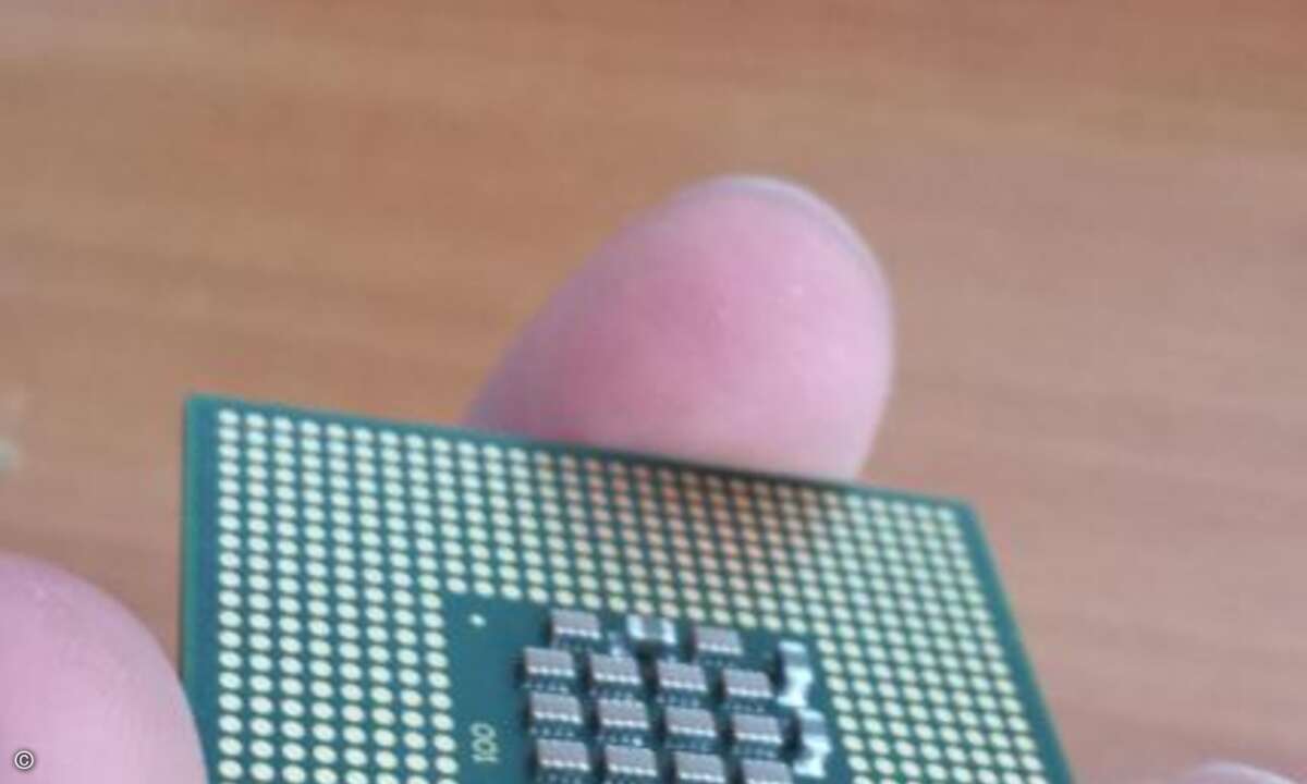 Und hat auch das nicht das passende Format für moderne Mainboards (Foto: Reddit - sh00ter999)