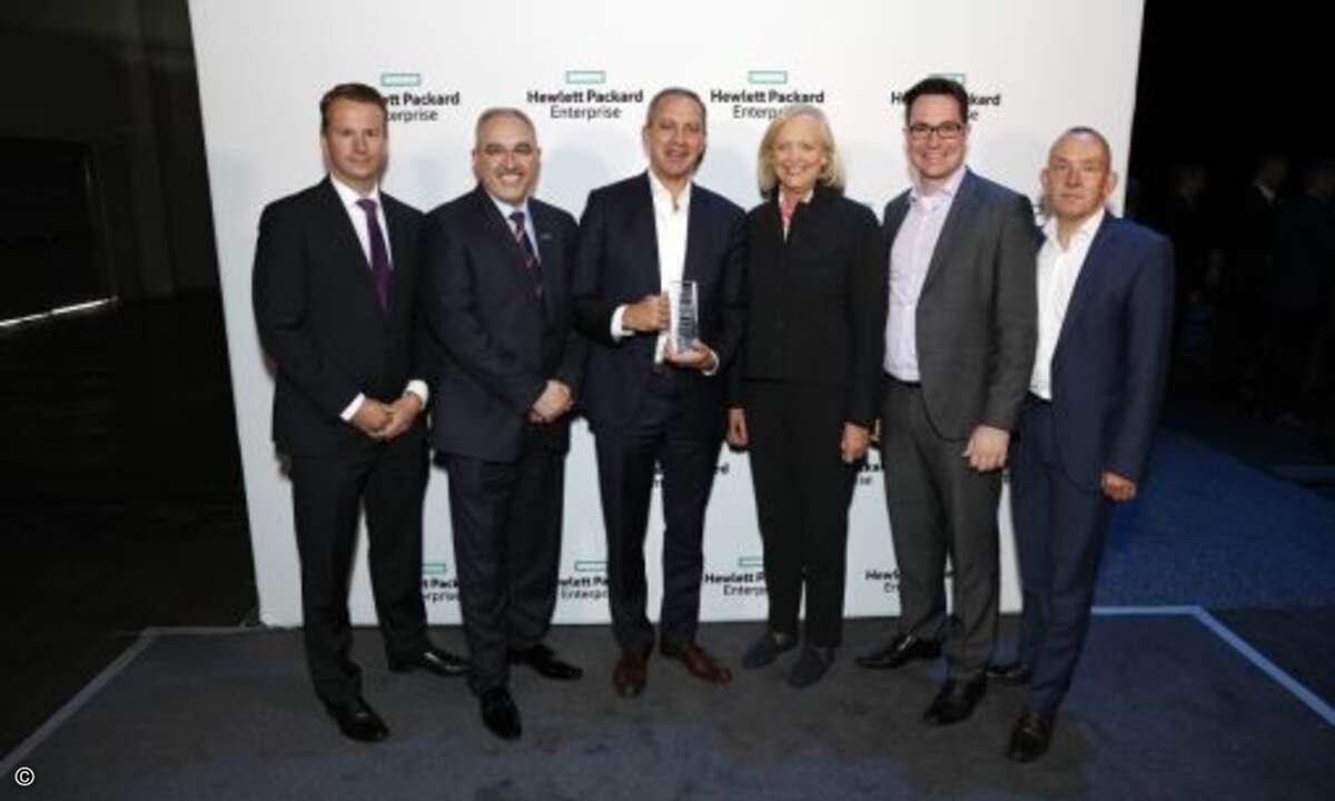 HPE-Chefin Meg Whitman zeichnete Also als HPE Global Distributor oft the Year aus: Maic Hengemühle, HPE, Antonio Neri, HPE, Also-CEO Gustavo Möller-Hergt, Volkan Weissenberg, Also und Ole Eklund, Also (von links) (Bild: Also)